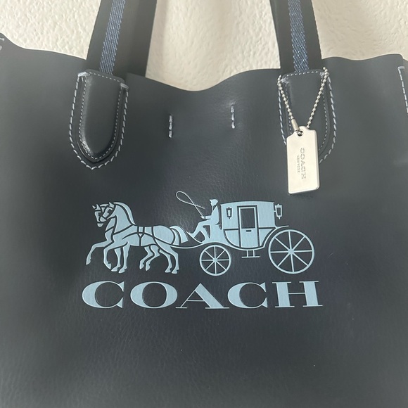 Coach Handbags - Leather limited edition COACH purse!